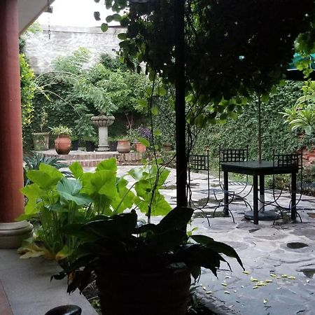 Hotel Art Gallery Casona De Los Milagros Colima Bagian luar foto