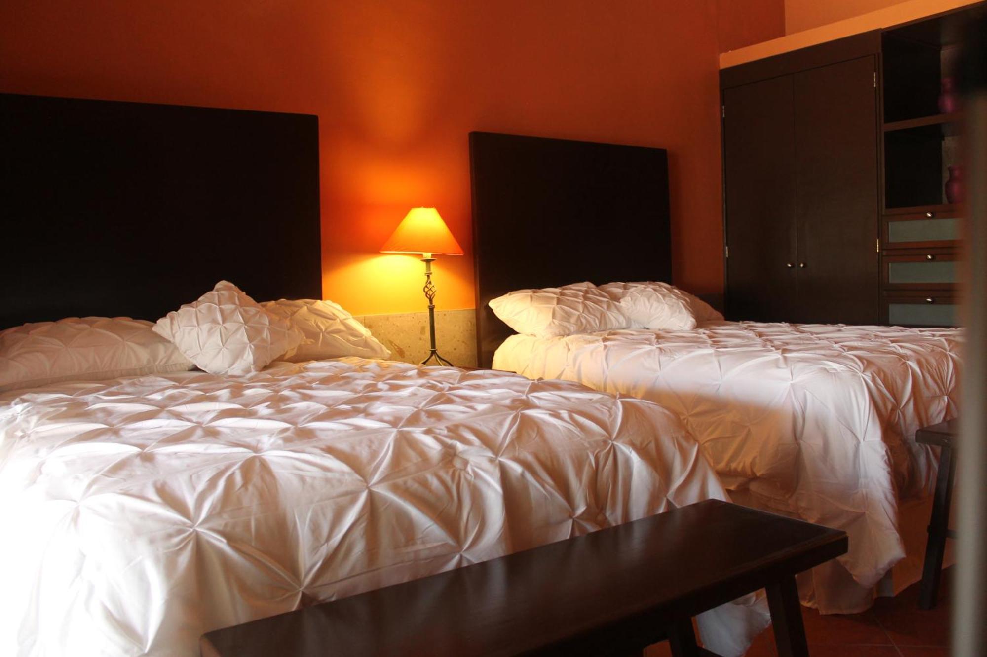 Hotel Art Gallery Casona De Los Milagros Colima Bagian luar foto