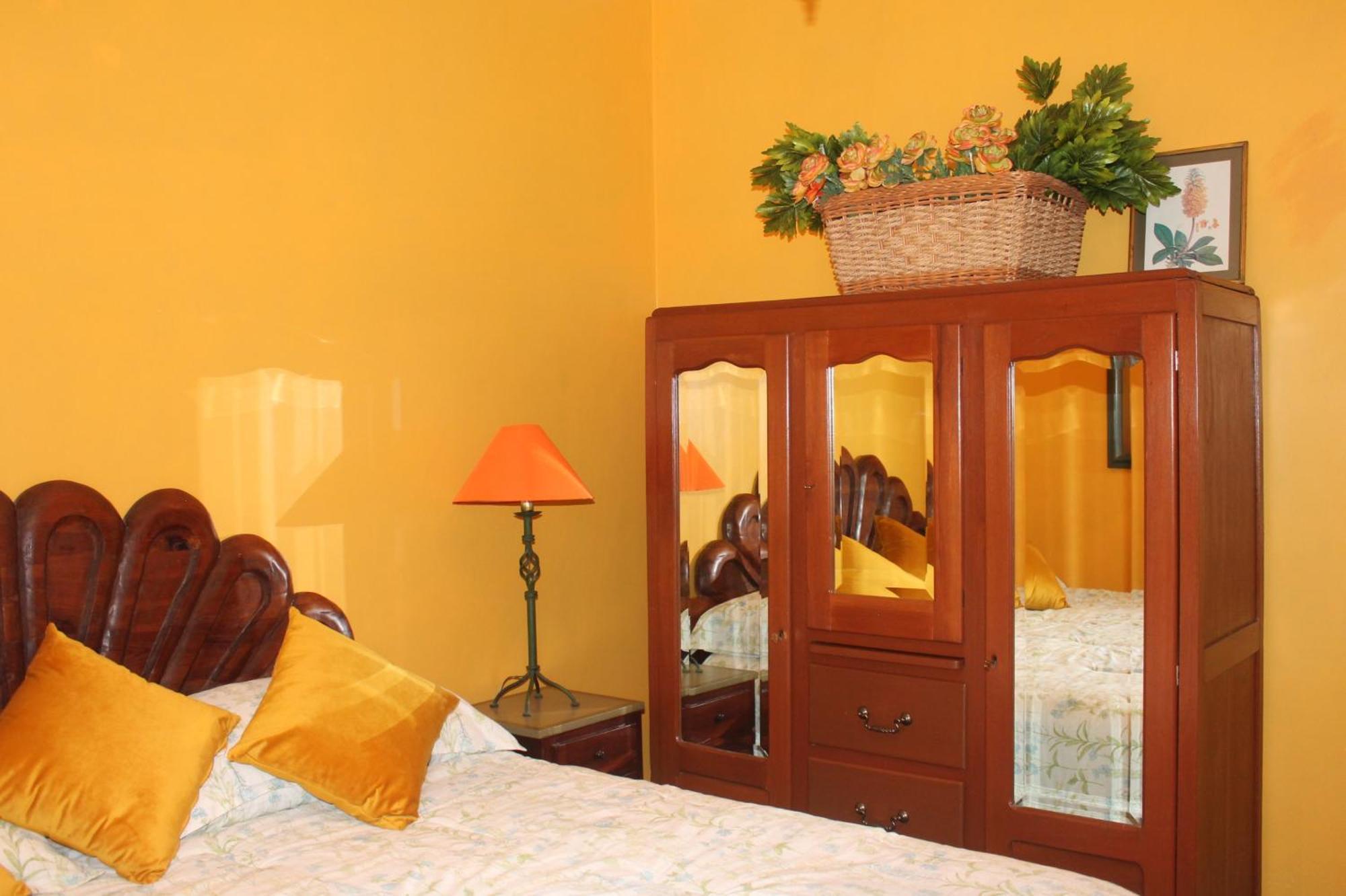 Hotel Art Gallery Casona De Los Milagros Colima Bagian luar foto