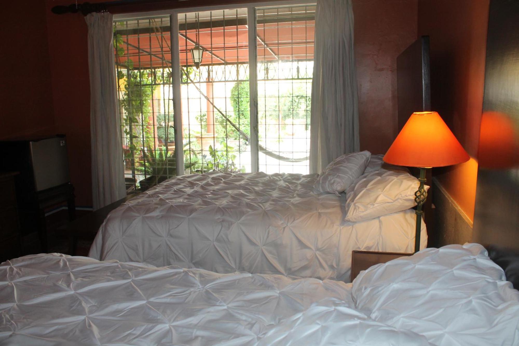 Hotel Art Gallery Casona De Los Milagros Colima Bagian luar foto