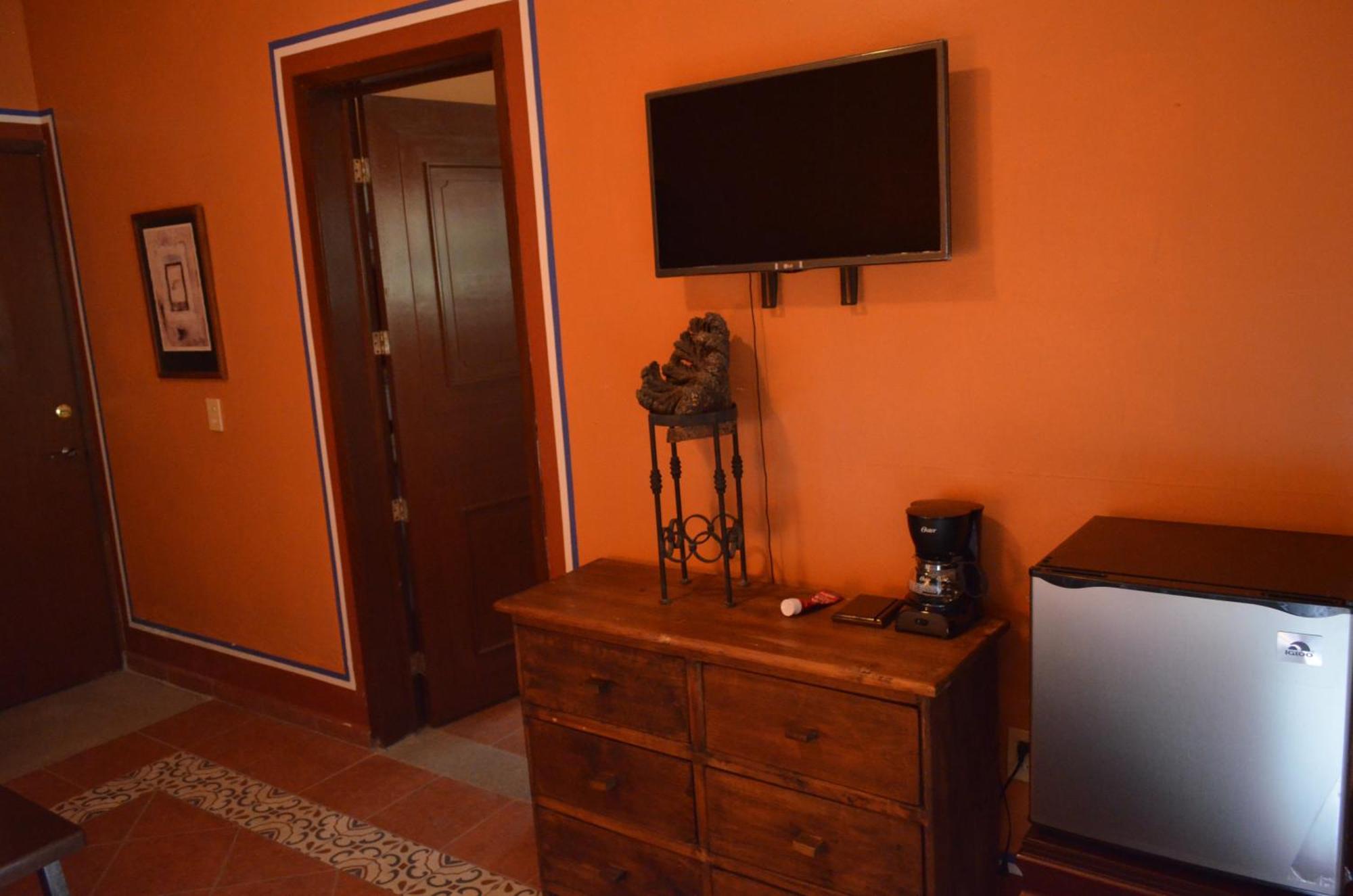 Hotel Art Gallery Casona De Los Milagros Colima Bagian luar foto