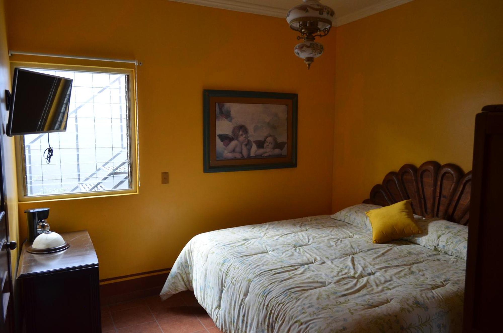 Hotel Art Gallery Casona De Los Milagros Colima Bagian luar foto